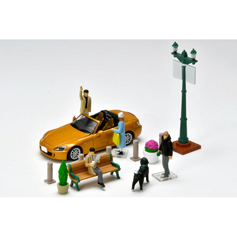 Tomica Limited Vintage 1/64 Diocolle 64 # Car Snap 22a Urban Town Scene 2
