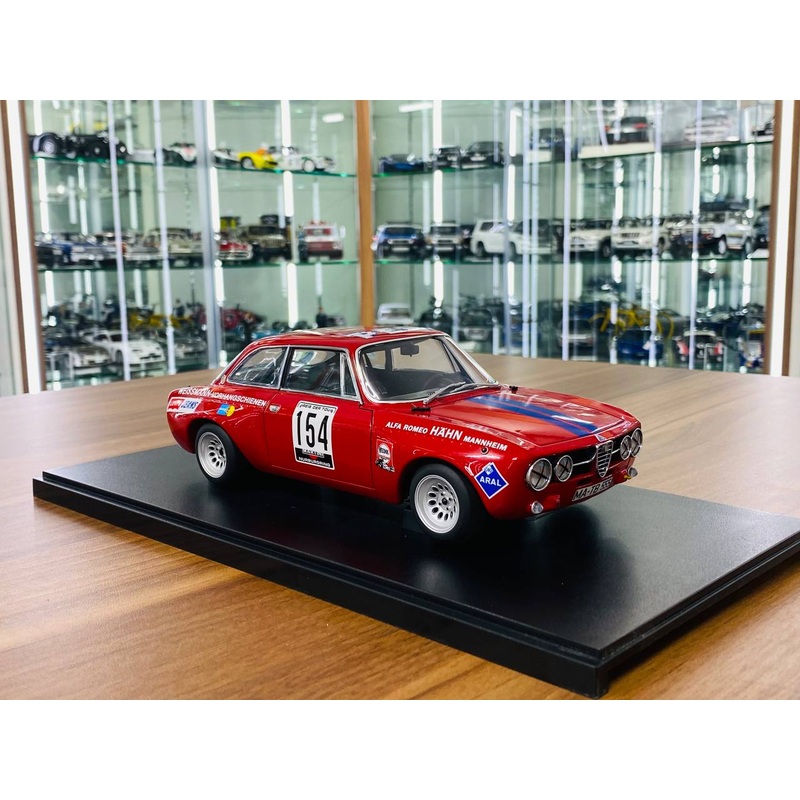 1/18 Diecast AutoArt Alfa Romeo GT AM Hahne DRM 1971 #154 in Red
