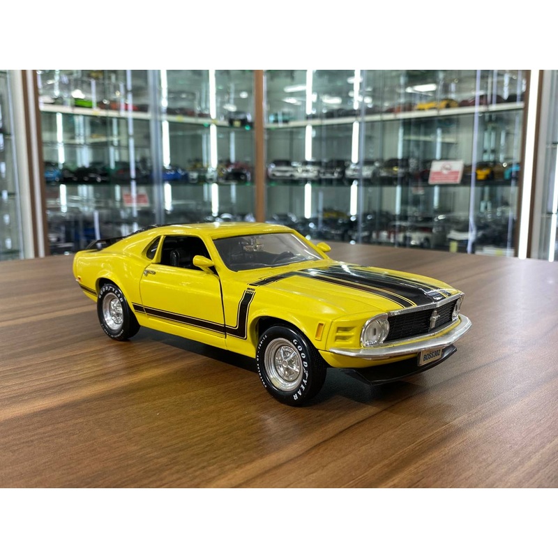 1/18 Diecast Ford BOSS Mustang 1970 Yellow Ertl Collectibles Model Car
