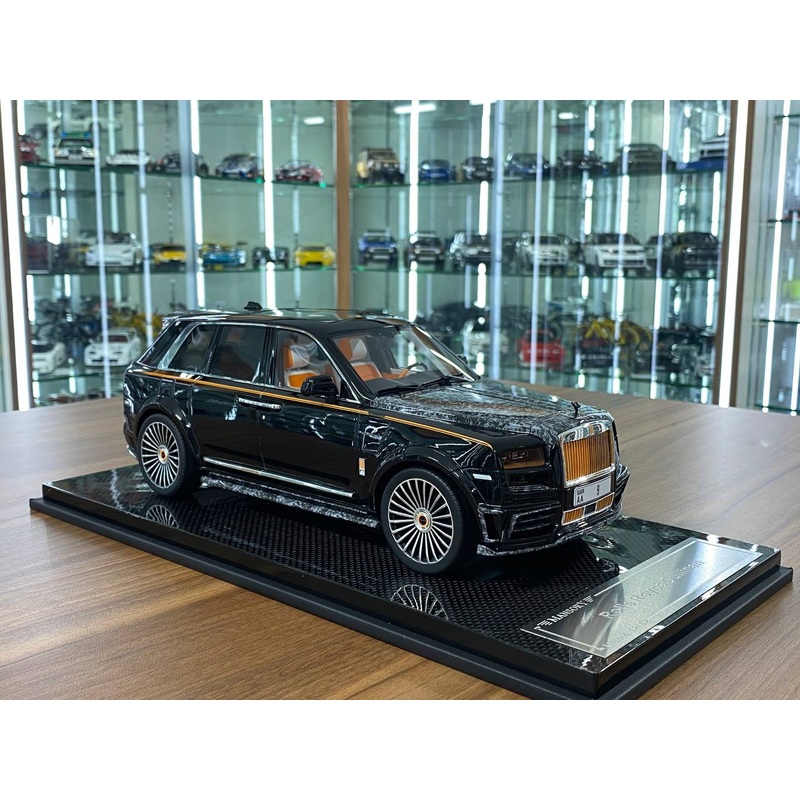 1/8 Resin Model - Custom Works Rolls Royce Cullinan Mansory Black