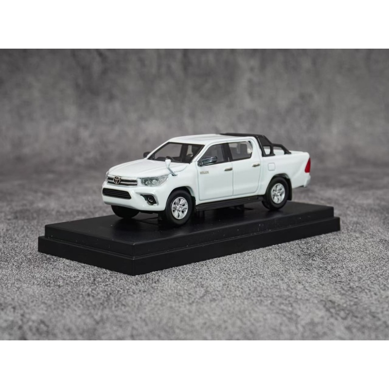 Ebbro 1/64 Toyota Hilux MK6 - Snow White