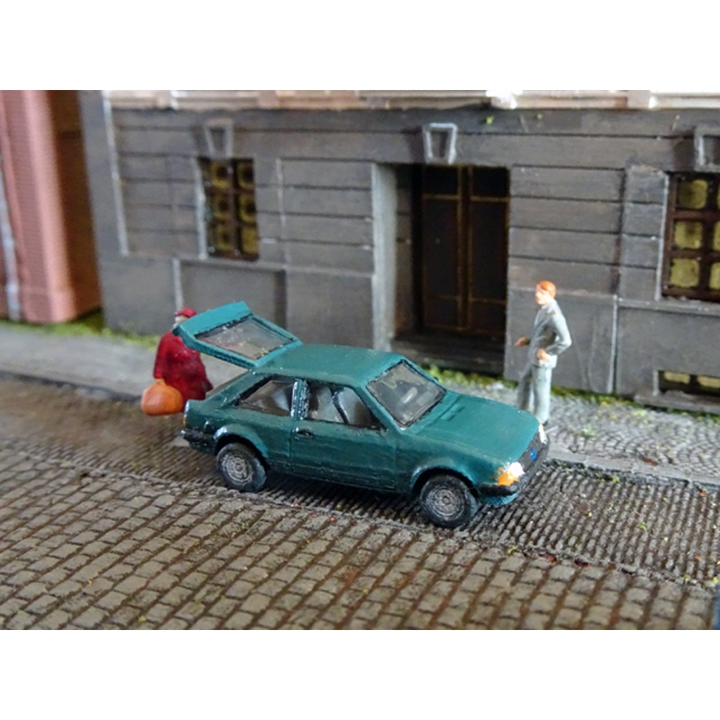 Ford Escort with open tailgate