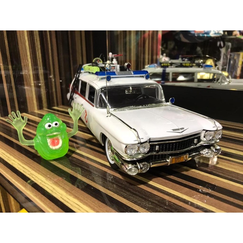 1/18 Diecast Cadillac Ecto Ghost Busters White by Green Light