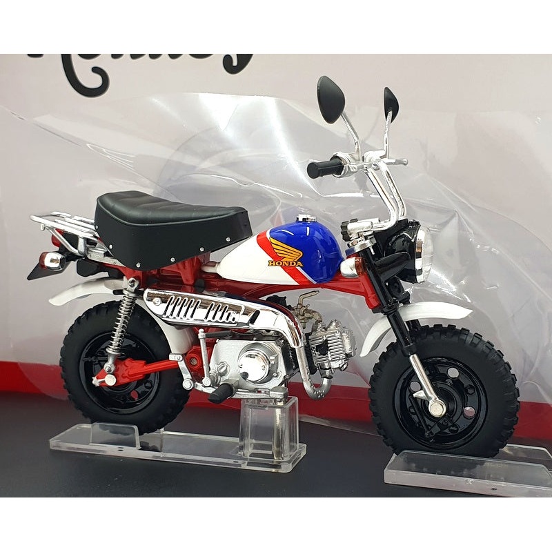 Aoshima 1/12 Scale 11170-3900 - Honda Monkey Motorcycle - Red/White/Blue
