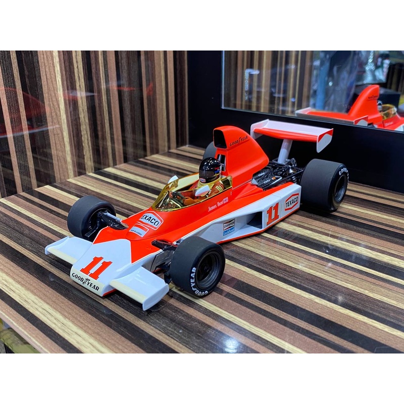 McLaren Ford M23 #11 J. HUNT 1976 by Minichamps [1/18 Diecast White & Orange]