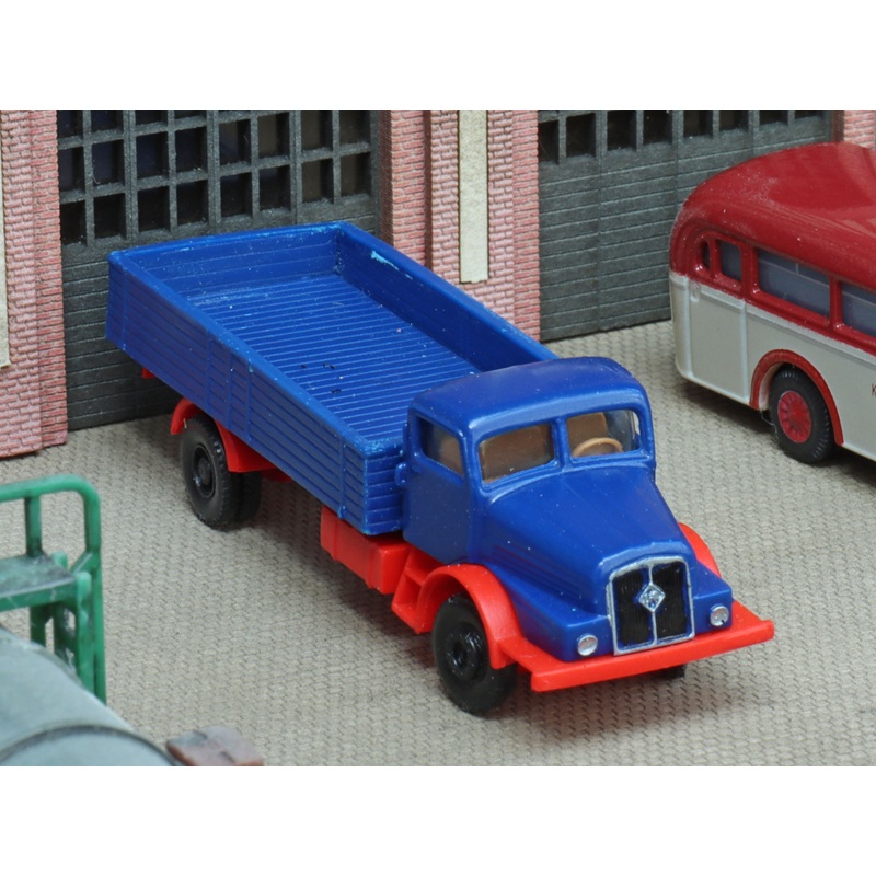 Truck IFA H6 blue / red