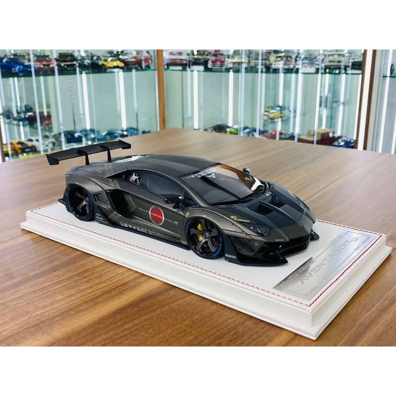 Davis & Giovanni Lamborghini Aventador 2.0 LB Performance Resin Model - Matt Dark Grey | 1/18