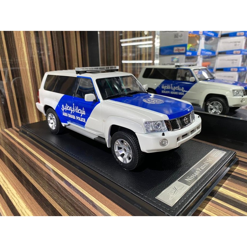 1/18 Diecast Nissan Patrol Safari Y61 custom white & Blue IVY Models Scale Model Car