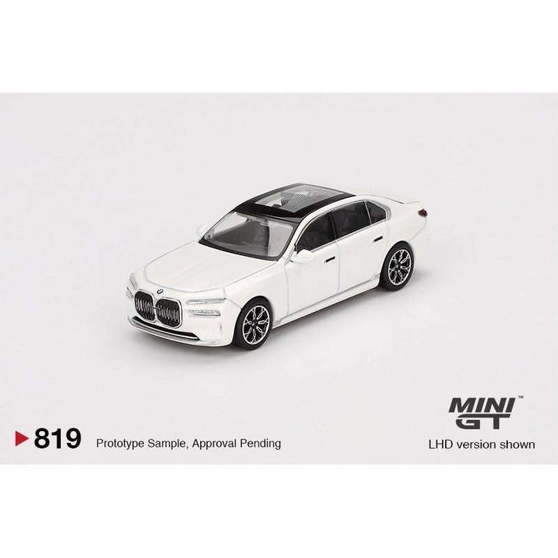 Mini GT 1/64 BMW i7 xDrive60 Mineral White