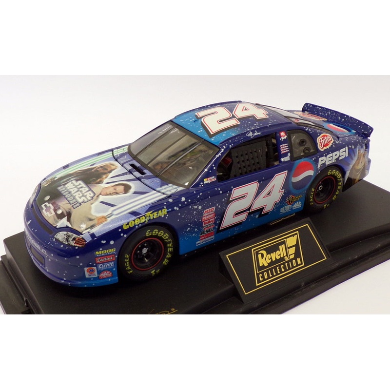 Revell 1/24 Scale RC249935077-2 - 1999 Star Wars/Pepsi Chevrolet Monte Carlo