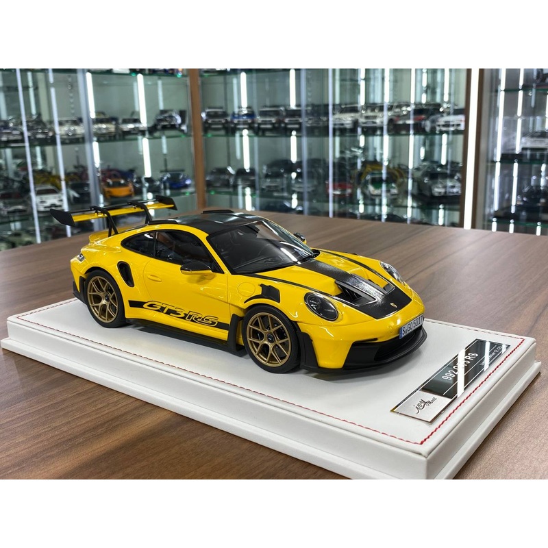 Ivy Model 1/18 Porsche 911 992 GT3 RS Weissach  Racing Yellow with Gold Wheels, Limited to 25 Pcs.