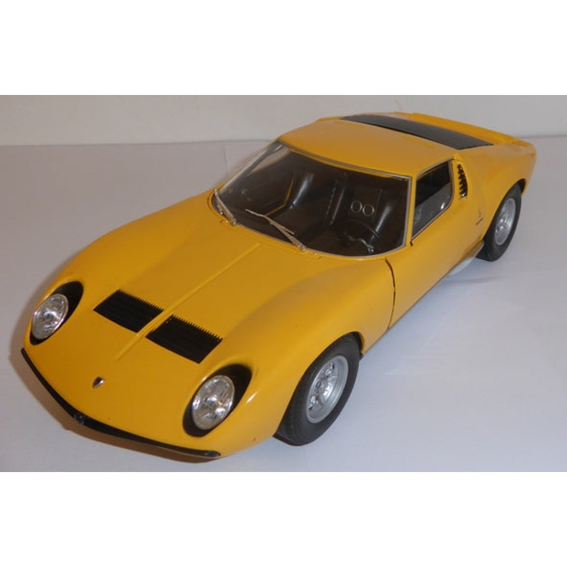 Welly Lamborghini Miura Yellow - 1:18 Scale