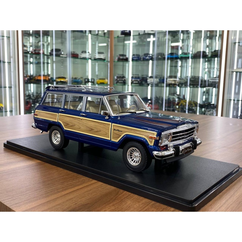 1/18 Diecast  KK Scale Jeep Grand Wagoneer 1989 Blue with Wooden Side Panels