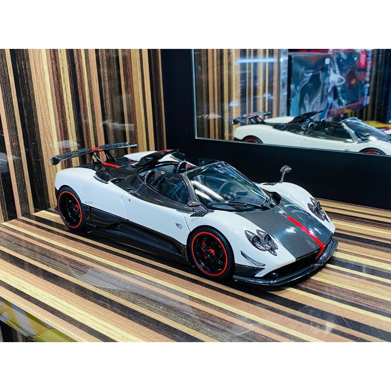 Almost Real Pagani Zonda Cinque Roadster 2009 - 1/18 Diecast Model, White/Carbon