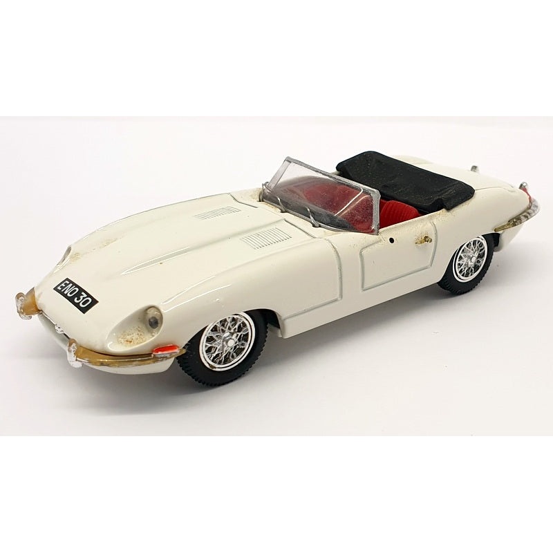 Vanguards 1/43 Scale Diecast VA49000 - Jaguar E Type Open Top - Cream
