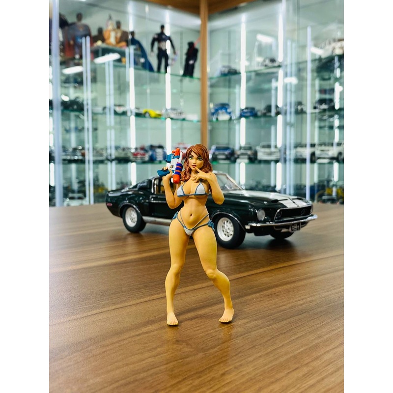 1/18 Scale Figure (Hand Made / Painted) Bikini Girl II (water Gun)
