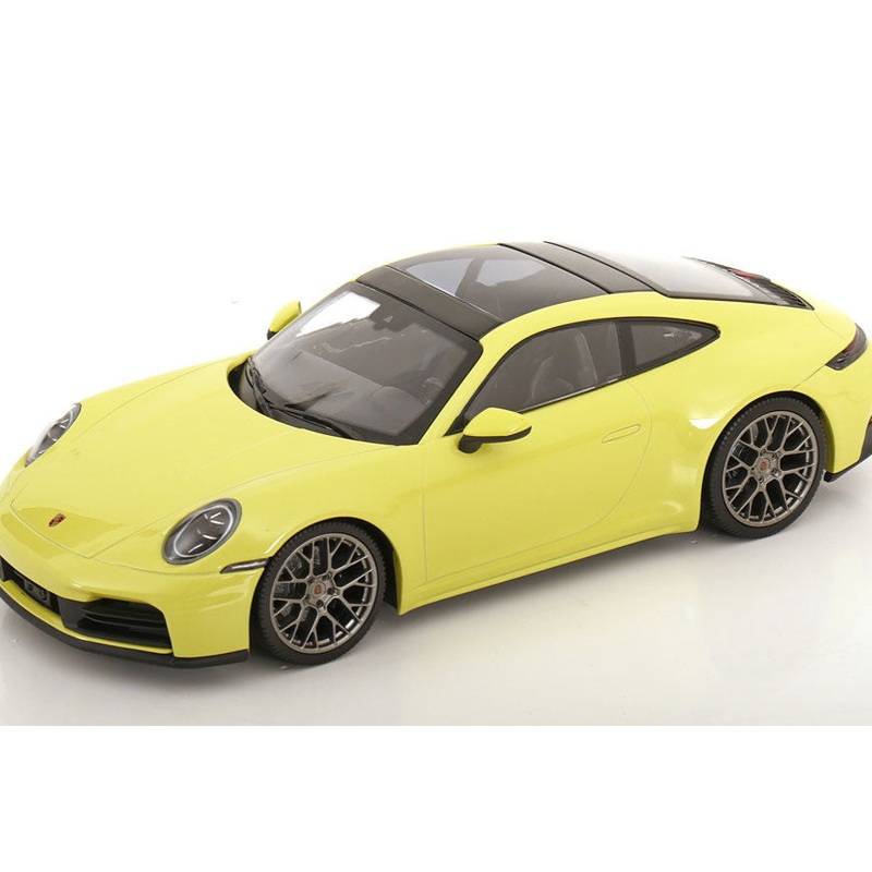 Minichamps 2025 Porsche 911 992.2 Carrera Cartagena Yellow Metallic 1:18