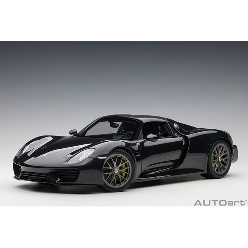 AUTOart Porsche 918 Spyder Weissach Package, Basaltschwarzmetallic (Black Metallic) 1:12