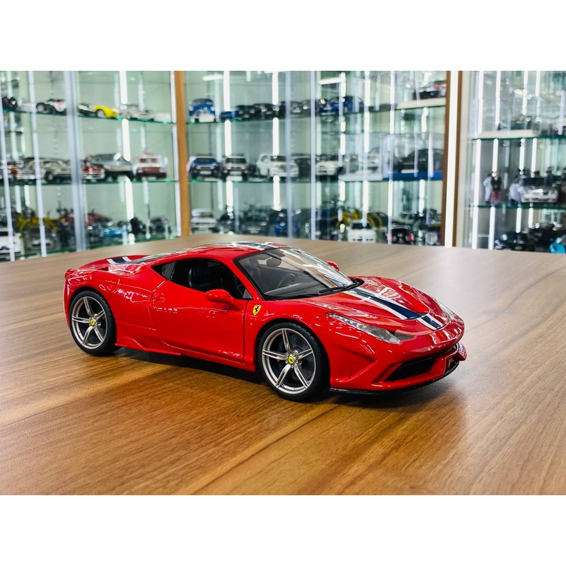 1/18 Diecast Bburago Ferrari 458 Speciale red / blue white line