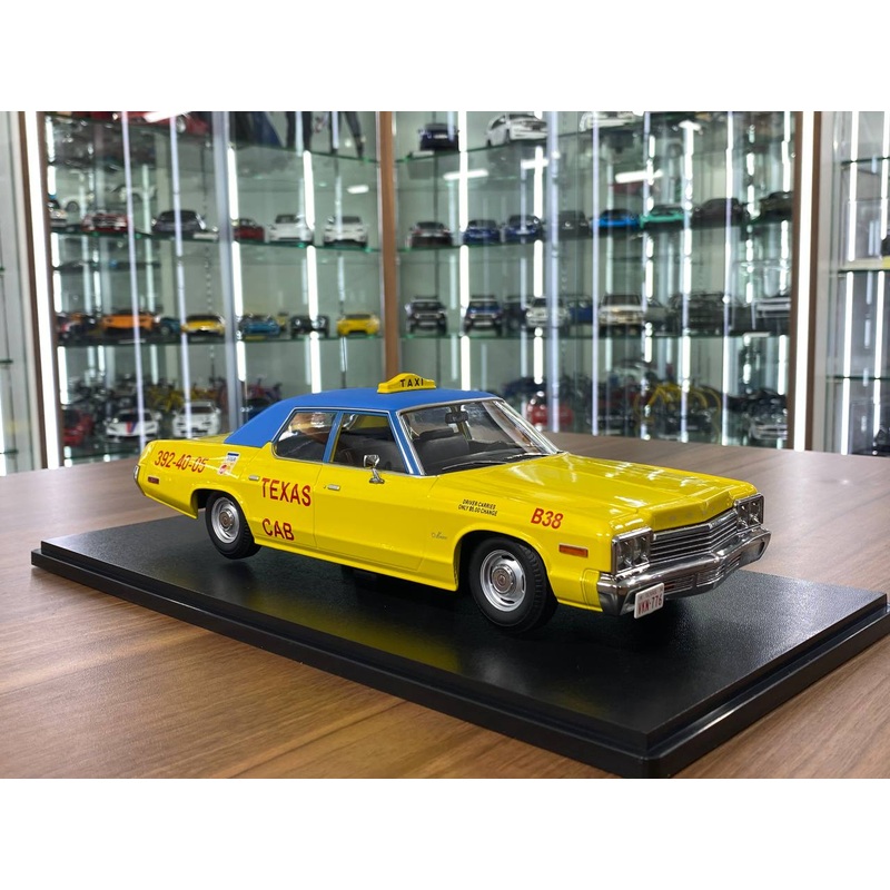 1/18 Diecast  KK Scale Dodge Monaco 1974 Texas Cab
