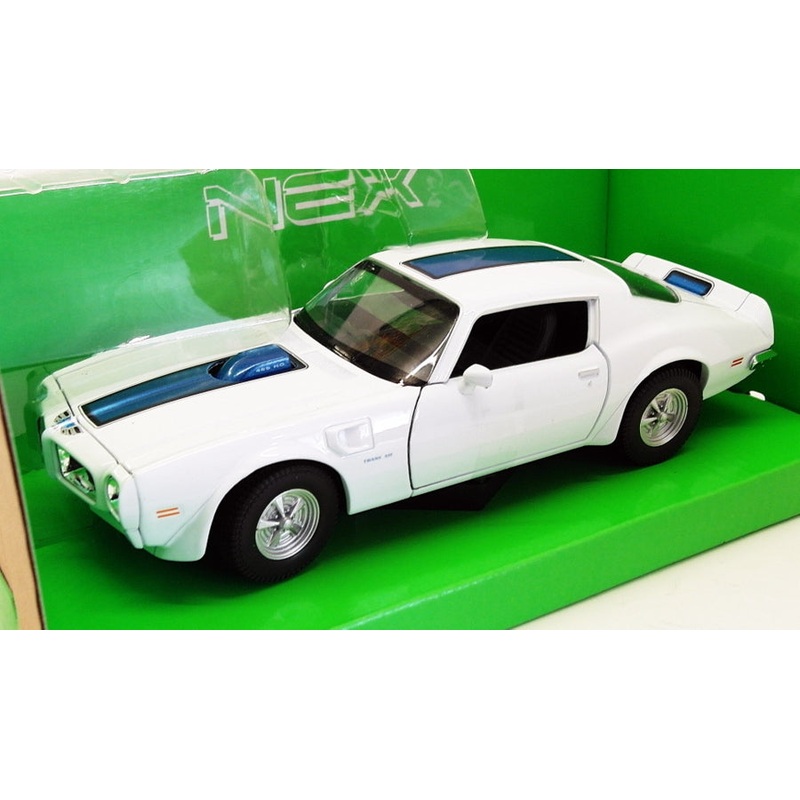 Welly 1/24-27 Scale 24075W - 1972 Pontiac Firebird Trans Am - White/Blue