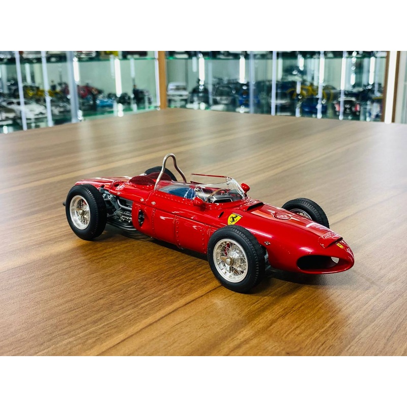 1/18 Diecast - CMC Ferrari Dino 156 F1 1961 Sharknose in Red, Limited Edition