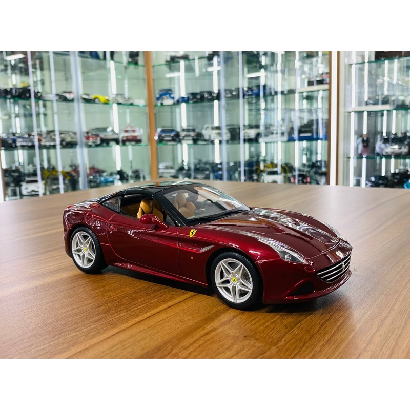1/18 Diecast Bburago Ferrari California T Signature Series Maroon
