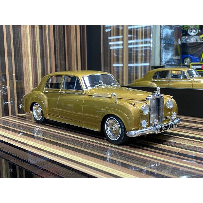 1/18 Bentley S2 1960 Gold by Minichamps