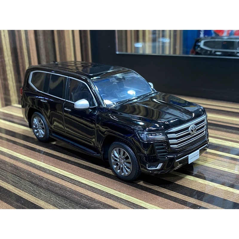 1/32 Diecast Miniature Toyota Land Cruiser 300 Black Model Car