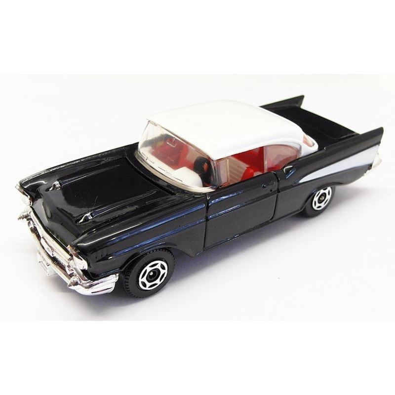 Corgi 1/43 Scale C825/1 - 1957 Chevrolet Bel Air - Black/White