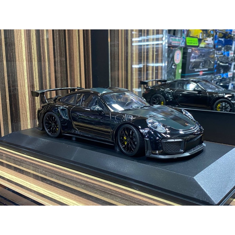 Porsche 911 GT2 RS 991.2 Minichamps