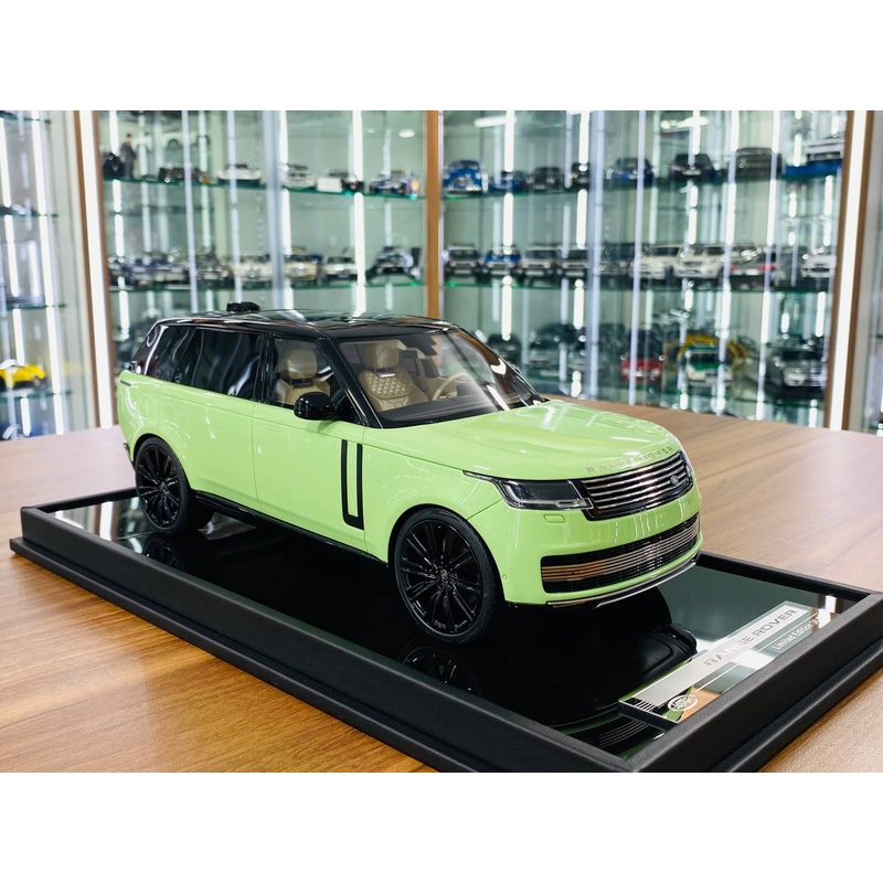 Range Rover Autobiography 2022  MotorHelix |1/18 Resin Model, Light Green, Limited 99
