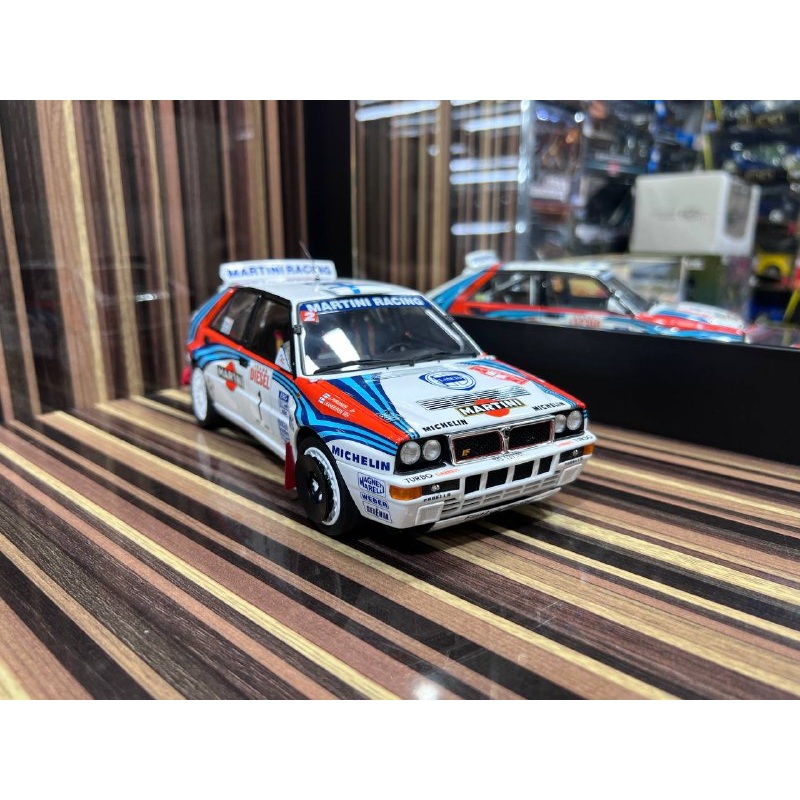 1/18 Diecast Lancia Delta HF Integrale 1992 Sanremo #1 White Kyosho Scale Model Car
