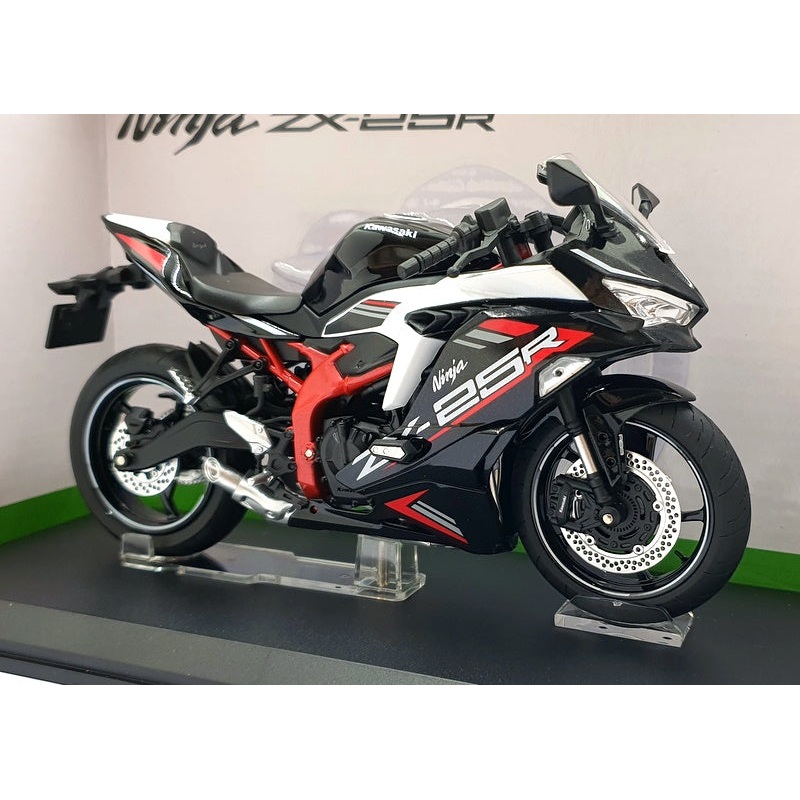 Aoshima 1/12 Scale 109700-3700 Kawasaki Ninja ZX-25R Motorcycle Red/White
