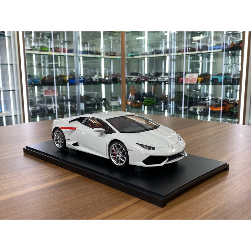 1/18 Diecast Lamborghini Huracn LP610-4 White  Autoart Signature Full Opening