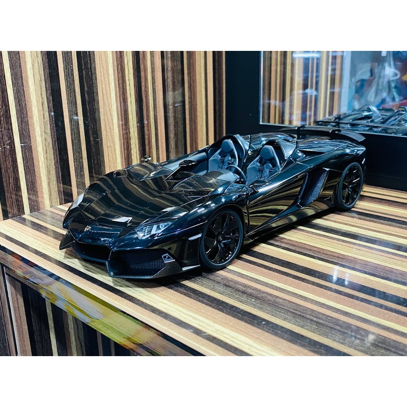 AutoArt Signature Lamborghini Aventador J - [1/18 Diecast Black] with Paint Rashes