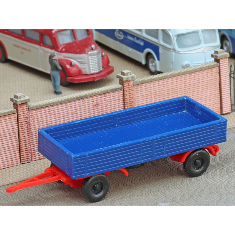 Flatbed trailer red / blue