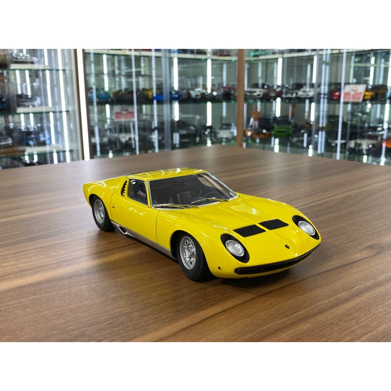 1/18 Diecast Lamborghini Miura SV Yellow  Autoart Full Opening