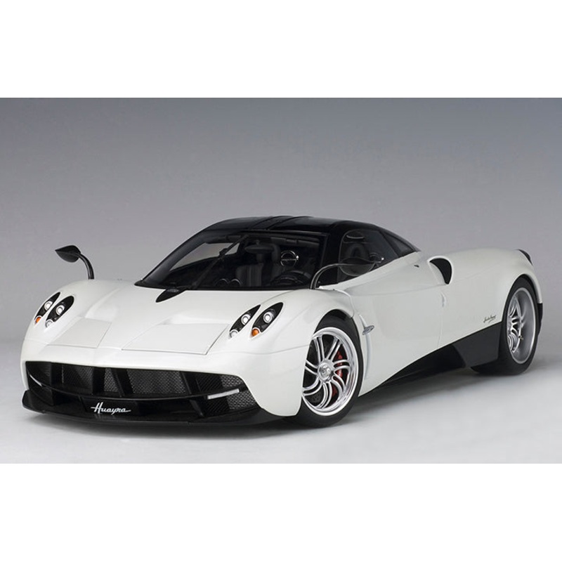 AUTOart Pagani Huayra White w/ Chrome Wheels 1:12