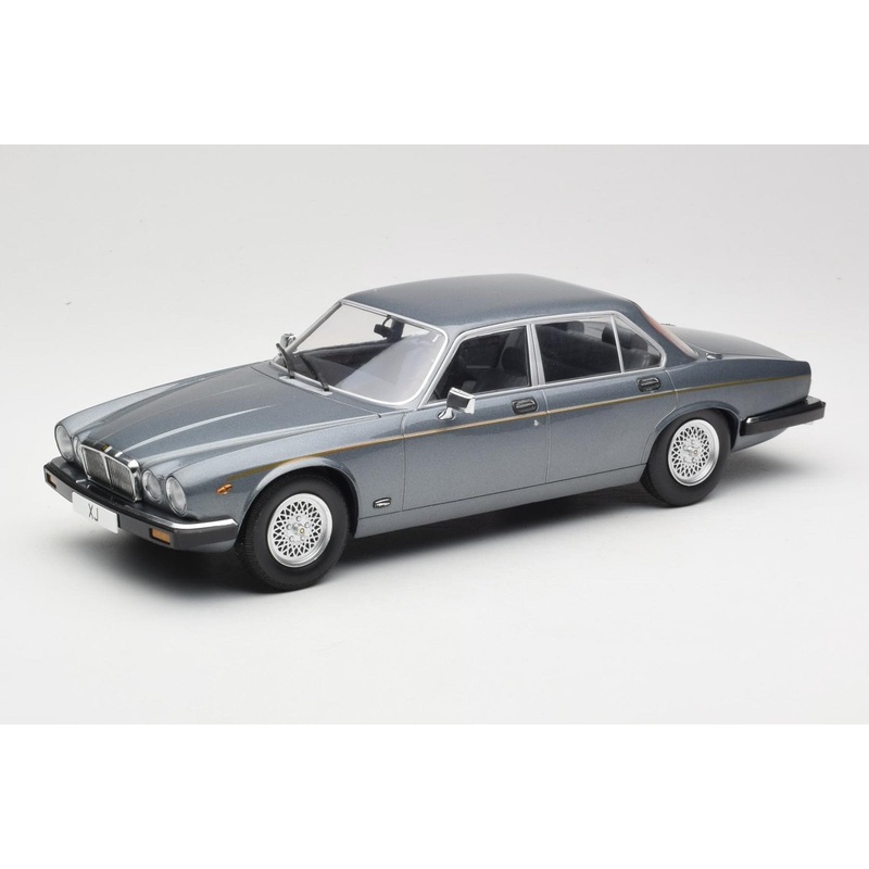 MCG 1979 Jaguar XJ Series III Grey Metallic 1:18