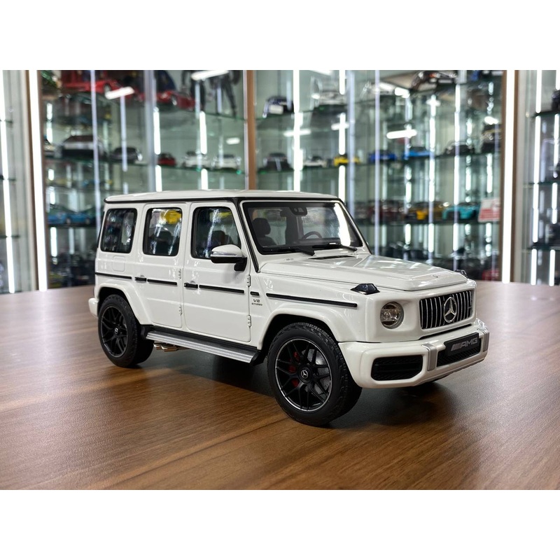 1/18 Mercedes-Benz AMG G-63 2018 White Minichamps Model car