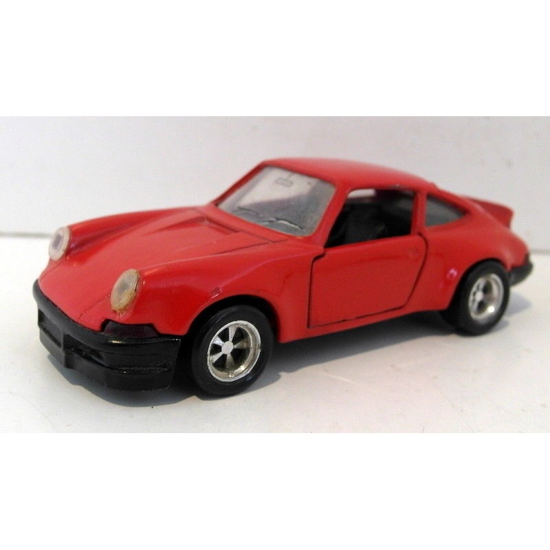 Solido - 1/43 Scale diecast - 24 Porsche Carerra red