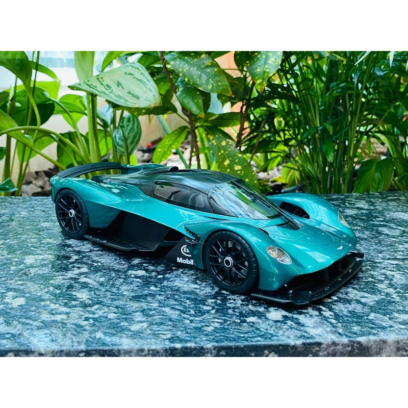 Top Speed Aston Martin Valkyrie Resin Model - Racing Green | 1/18 Scale