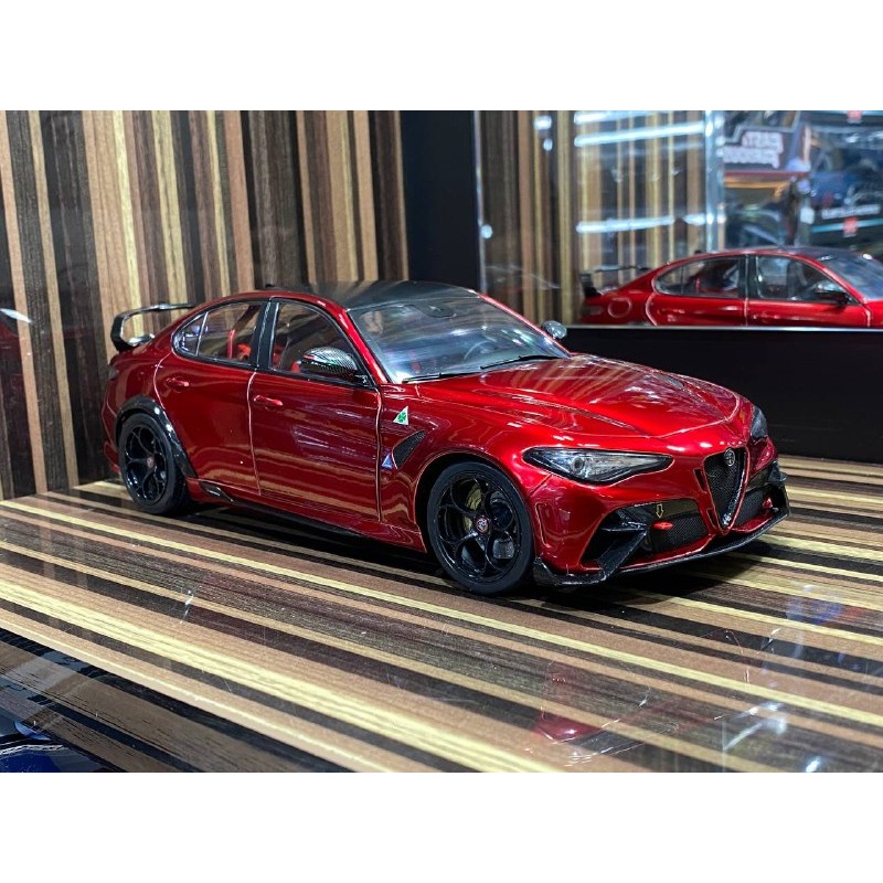 1/18 Diecast Alfa Romeo Giulia GTA M Red Solido Miniature Model Car