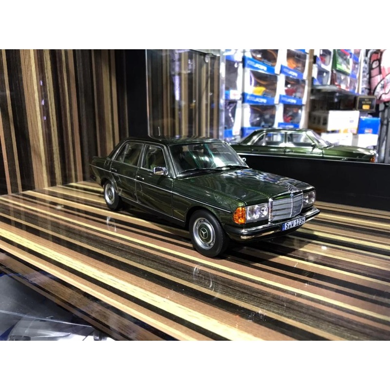 1/18 Diecast Mercedes-Benz 200 1980-1985 Olive Norev Scale Model Car