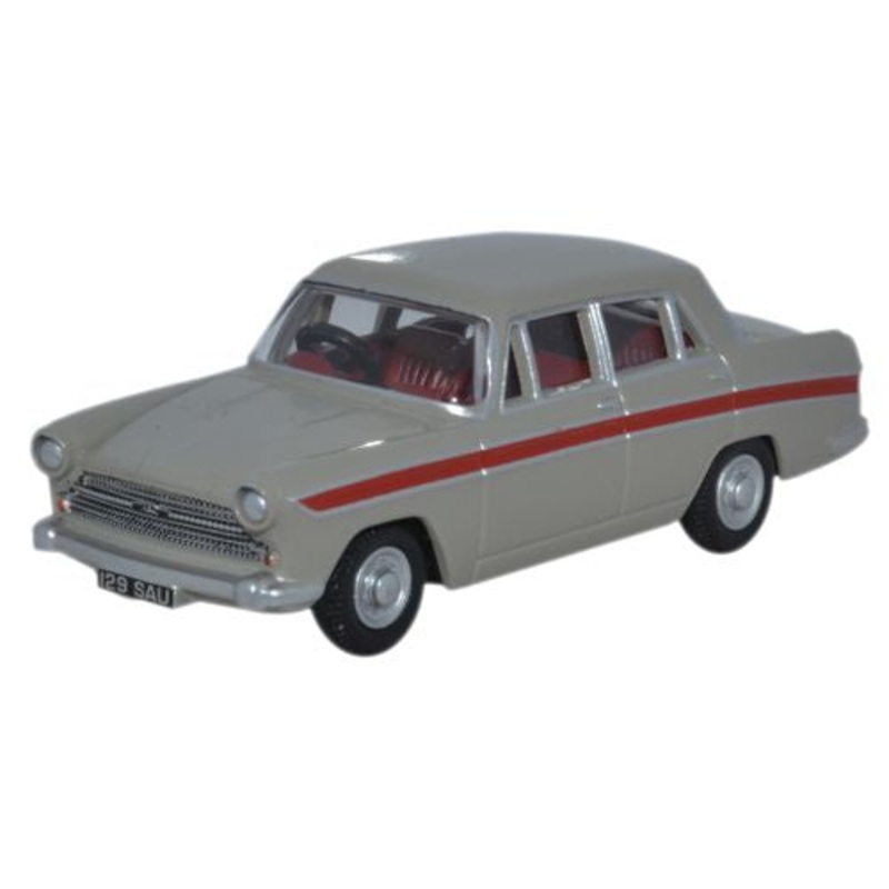 Austin Cambridge Armadillo Beige _Red - 1:76 Scale