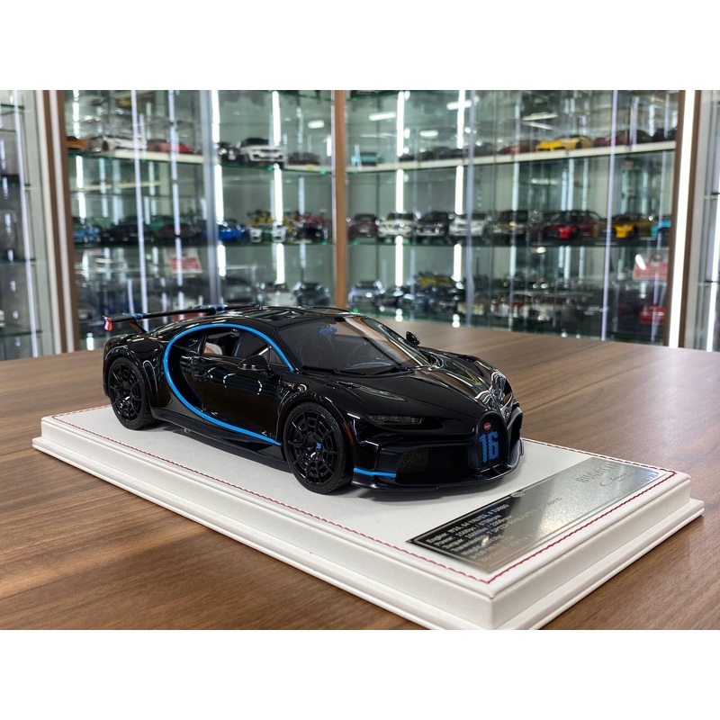 1/18 Resin Model Bugatti Chiron Sport Davis & Giovanni Gloss Black