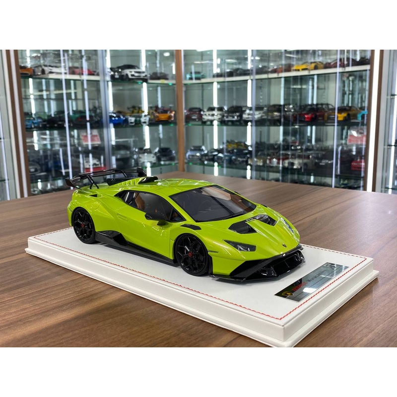 1/18 Runner Lamborghini Huracan STO Novitec  Green  Limited Edition (66 pcs)