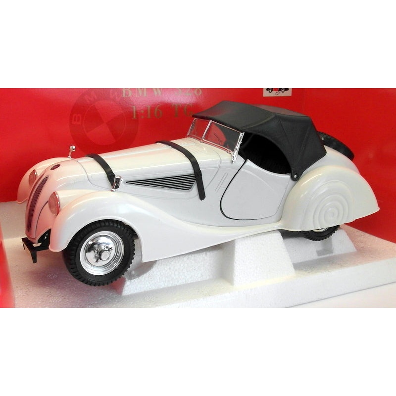 Polistil 1/16 Scale 01686 BMW 328 White Convertible / Roof up