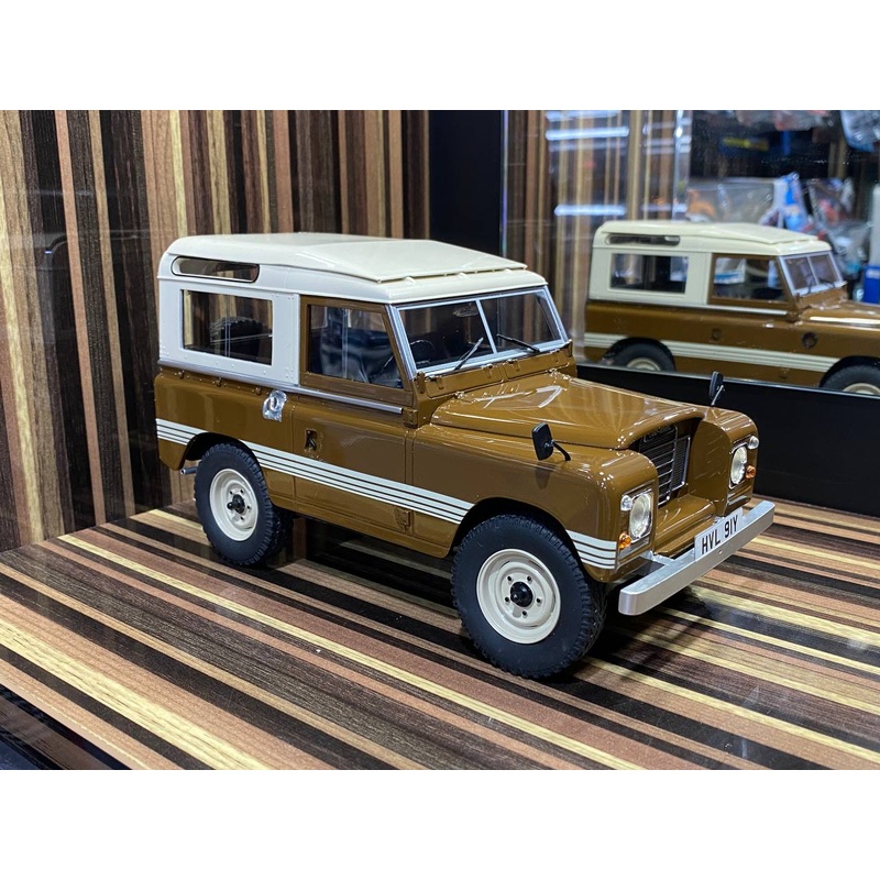 1/18 Resin, Cult Scale Model Land Rover 88 Series III (1978) - Country Russet Brown